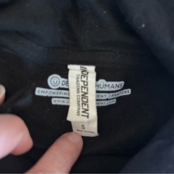 LIRIK Design by Humans Black Cat Face Hoodie Size Small - Picture 9 of 11